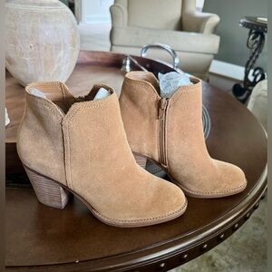 New Gianni Bini Tamie Chestnut Suede Ankle Boots